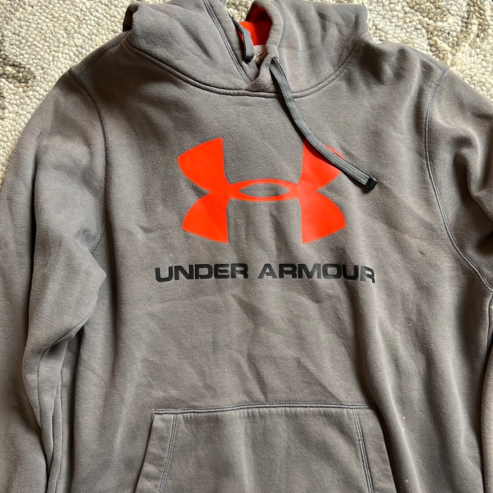 Mens Medium under Armour sweatshirt